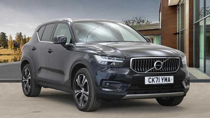 Used 2022 Volvo XC40 Inscription SUV | £29,490 (Fair price) - Image 1/4