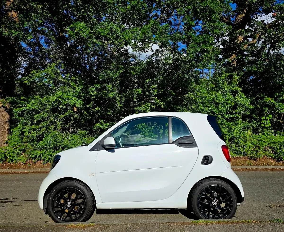 Used Smart ForTwo Coupé Premium 90 HP (66 kW) 2016 White Coupe