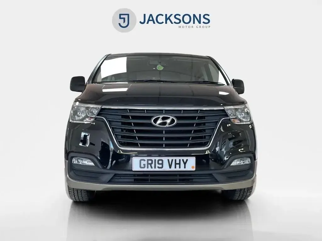 Usado Hyundai I800 SE 170 CV (125 kW) 2019 Negro Monovolumen