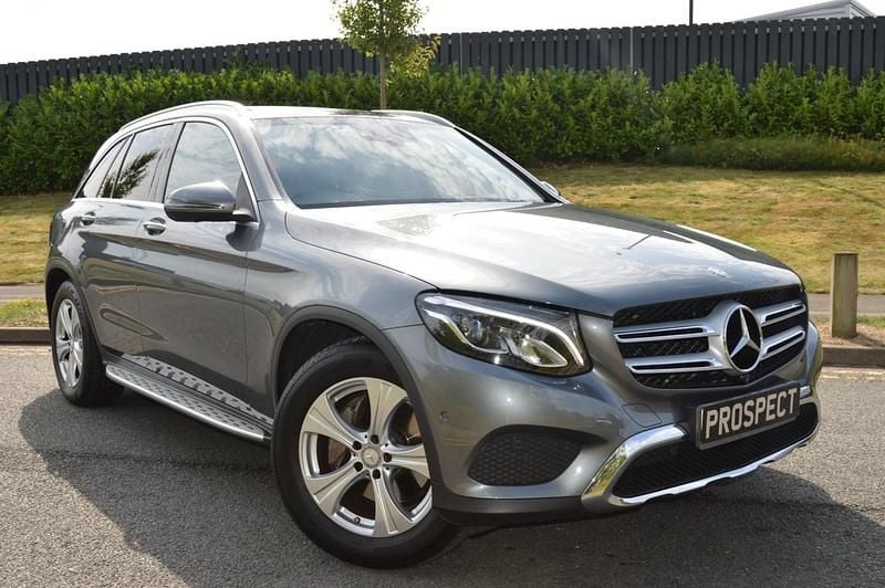 Selenite grey metallic Used 2016 Mercedes GLC220 Premium Plus | £18,900 (Fair price) - Image 1/4