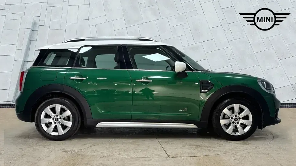 Used Mini Cooper Countryman Classic 134 HP (98 kW) 2019 Green SUV