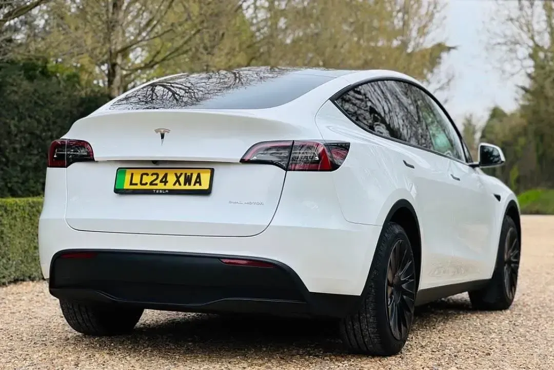 Used Tesla Model Y Long Range AWD 378 kW (514 HP) 2024 White SUV