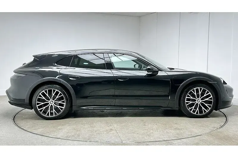 Used Porsche Taycan Performance Package 419 kW (571 HP) 2023 Black Estate