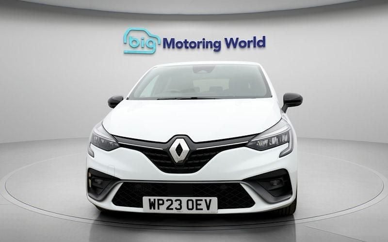 Used Renault Clio V RS Line 90 HP (66 kW) 2023 White Hatchback