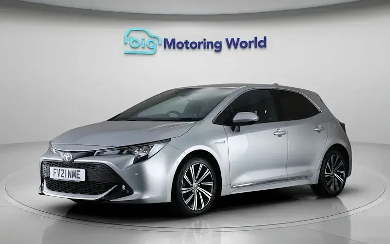 Second-hand Toyota Corolla Design 122 CP (89 kW) 2021 Hatchback