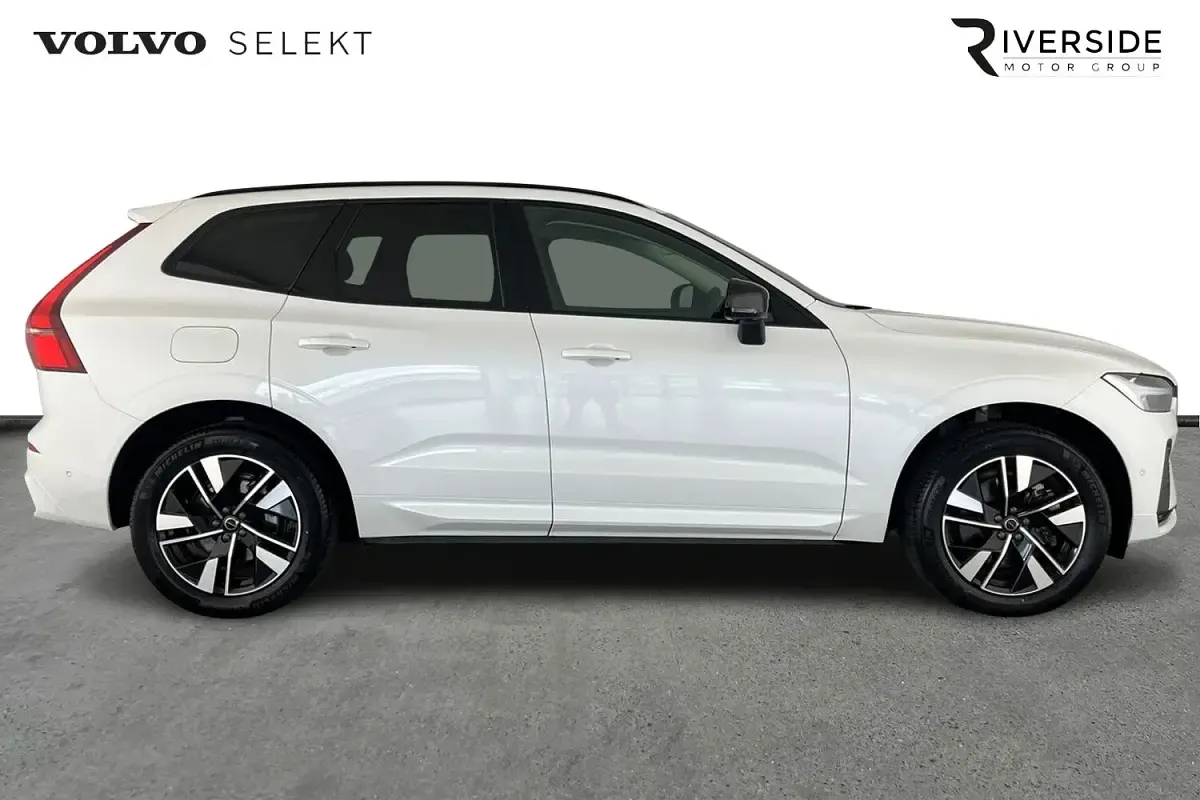 Used Volvo XC60 Plus 250 HP (183 kW) 2025 Crystal white SUV