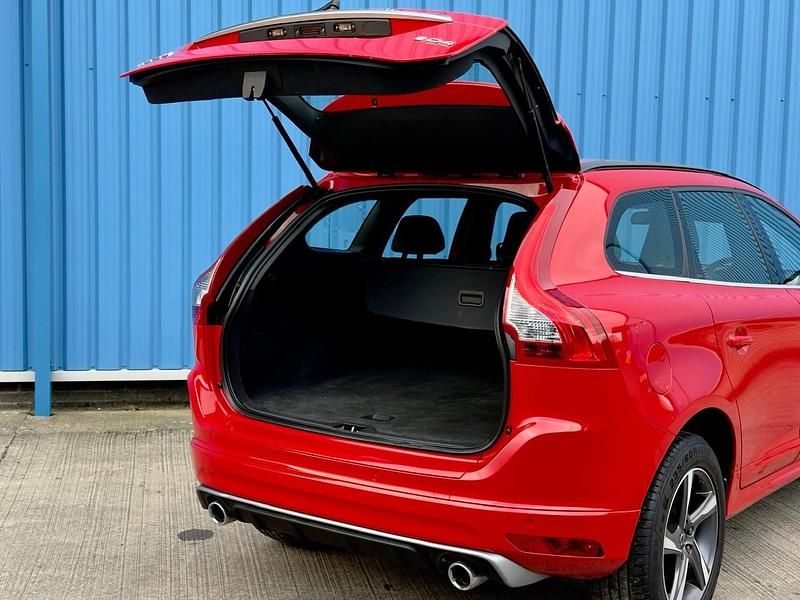 Used Volvo XC60 R-Design 2015 Red SUV