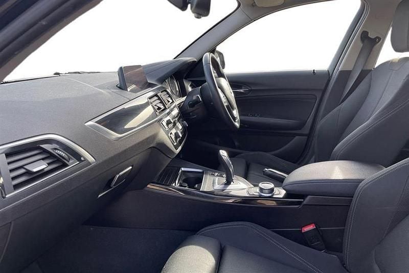 Used BMW 118 Sport Line 136 HP (100 kW) 2018 Black Hatchback