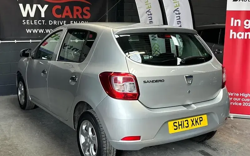 Used Dacia Sandero Lauréate 90 HP (66 kW) 2015 Hatchback