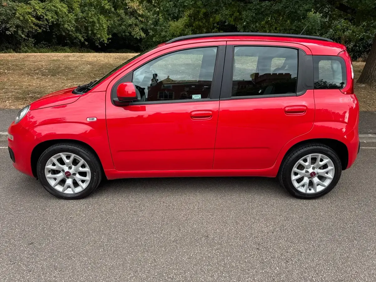 Used Fiat Panda Lounge 69 HP (50 kW) 2016 Red Hatchback