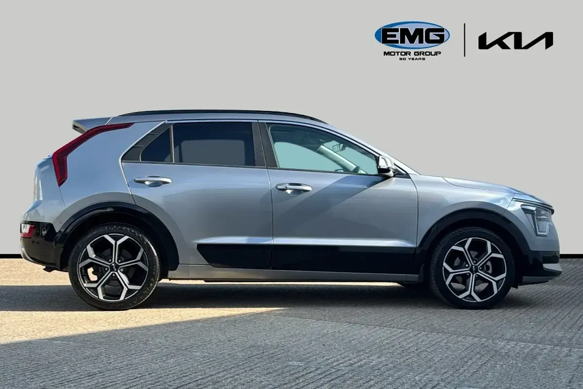 Gebraucht Kia Niro 139 PS (102 kW) 2024 Grau SUV