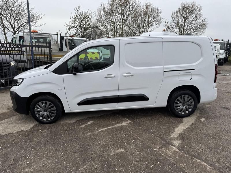 Used Peugeot Partner 131 HP (96 kW) 2024 White MPV