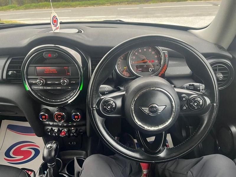 Used Mini ONE Hatch 102 HP (75 kW) 2014 White Hatchback