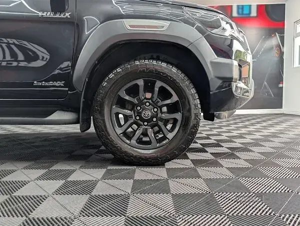 Used Toyota HiLux 204 HP (150 kW) 2022 Black Pickup