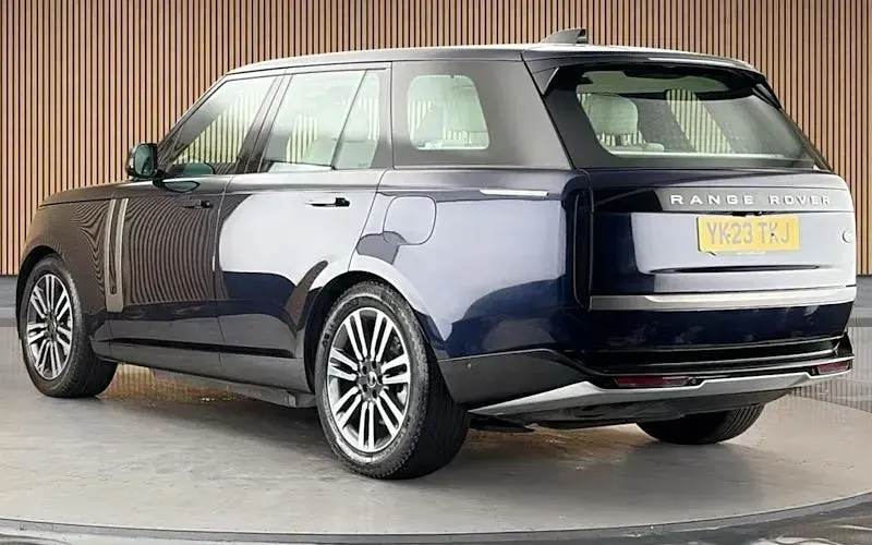 Used Land Rover Range Rover SE 441 HP (324 kW) 2023 Blue SUV