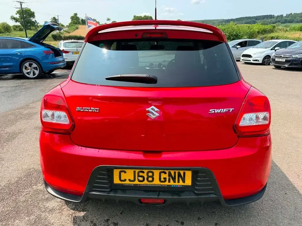 Used Suzuki Swift 90 HP (66 kW) 2019 Red Hatchback