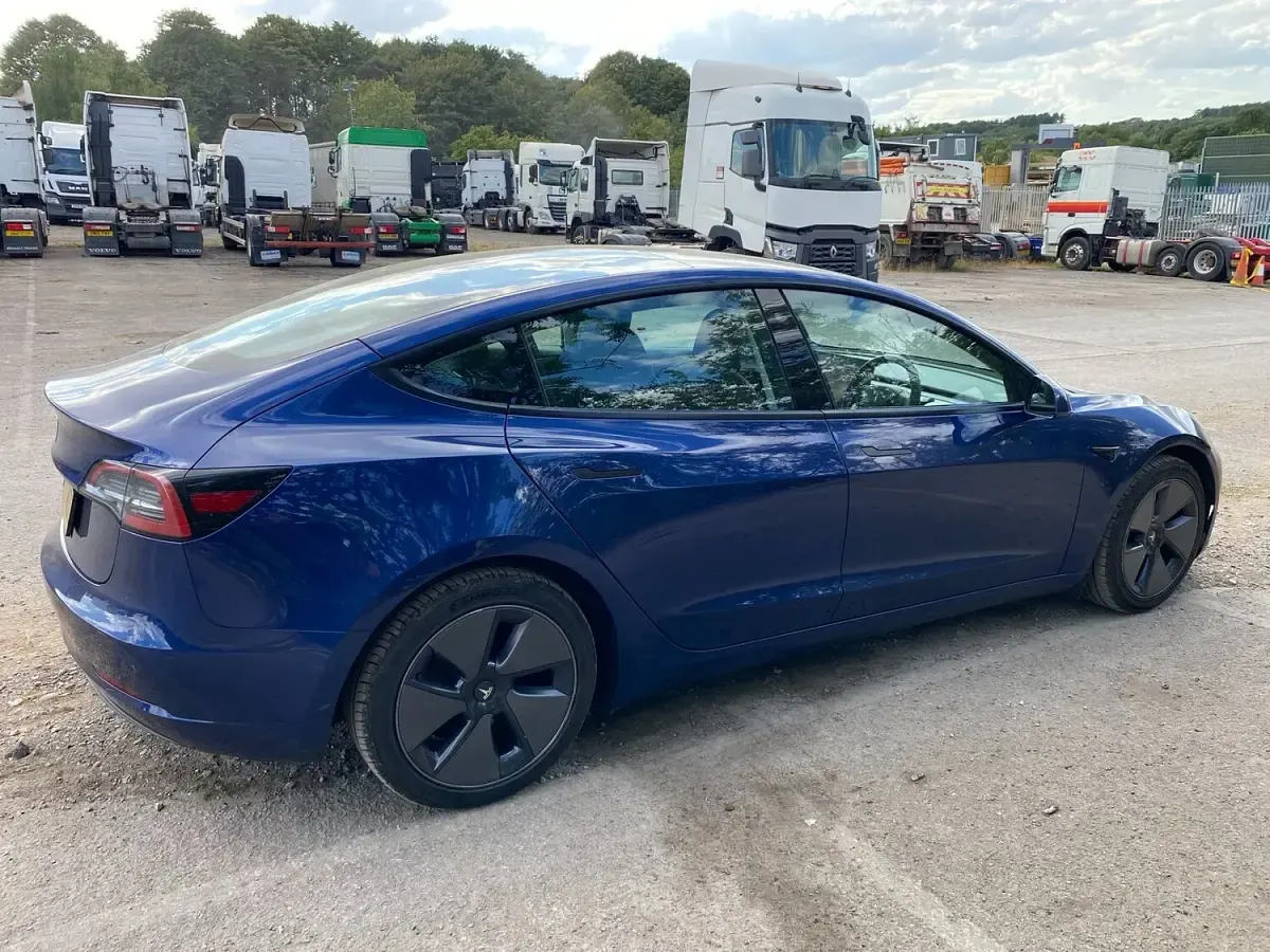 Used Tesla Model 3 RWD 208 kW (283 HP) 2022 Blue Sedan
