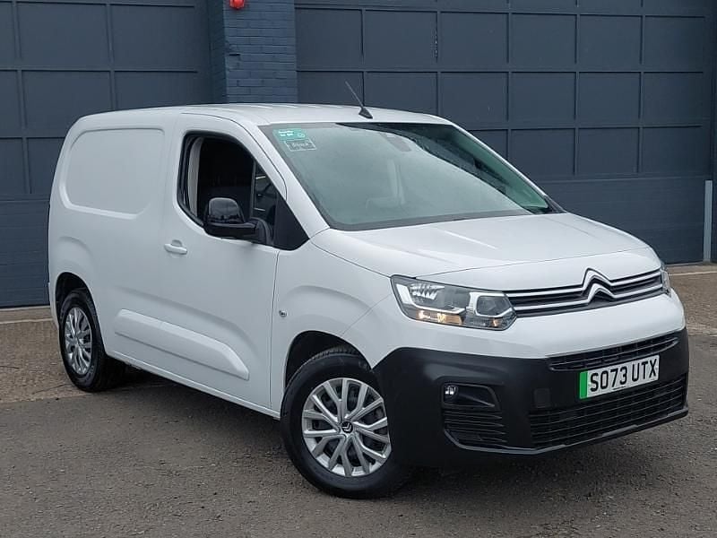 White Used 2024 Citroën e-Berlingo MPV | £14,498 (Fair price) - Image 1/4