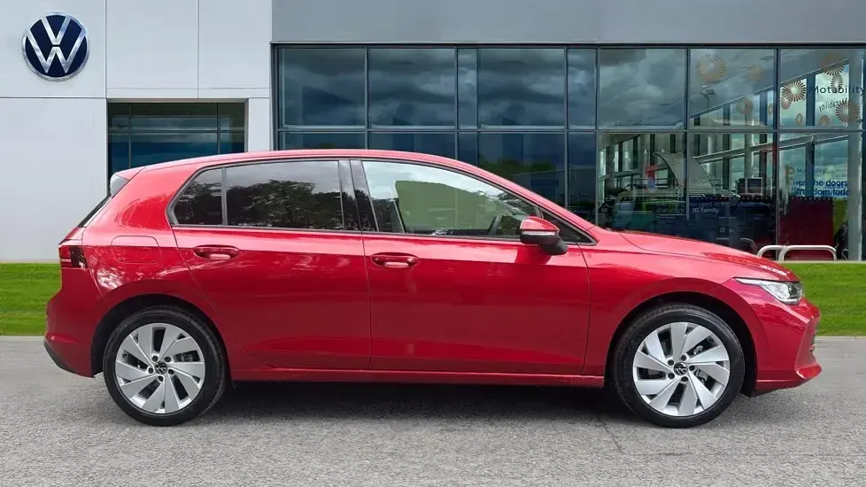 New VW Golf VIII Match 150 HP (110 kW) 2026 Kings red premium metallic Hatchback