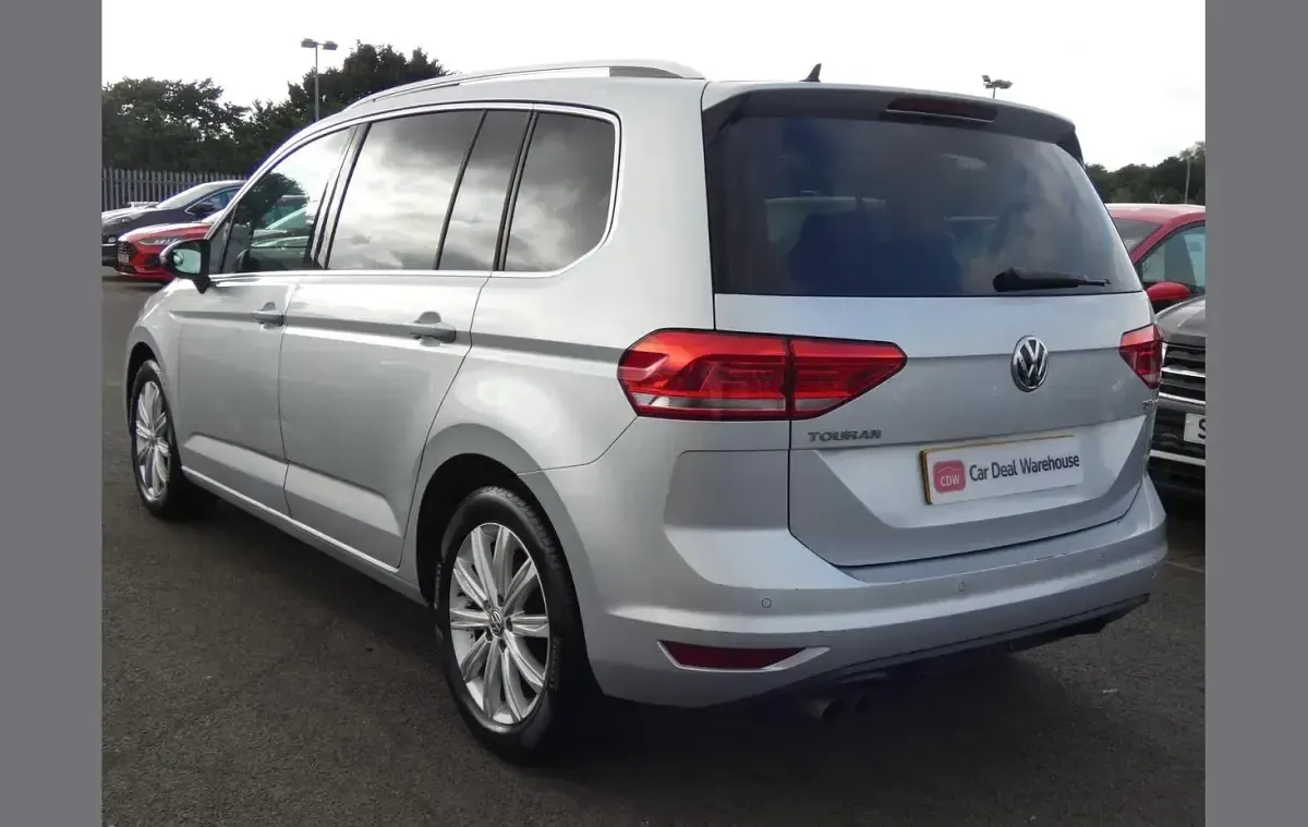 Used VW Touran SEL 150 HP (110 kW) 2017 Silver MPV