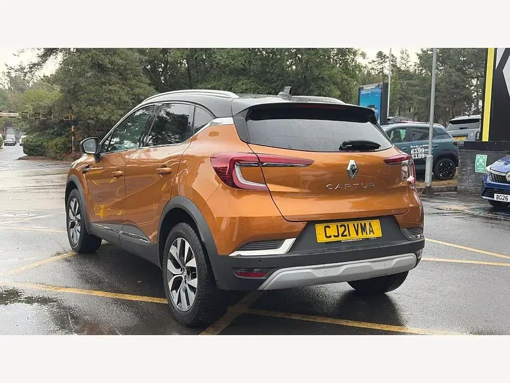 Used Renault Captur Version S 2021 Id metallic  desert orange SUV