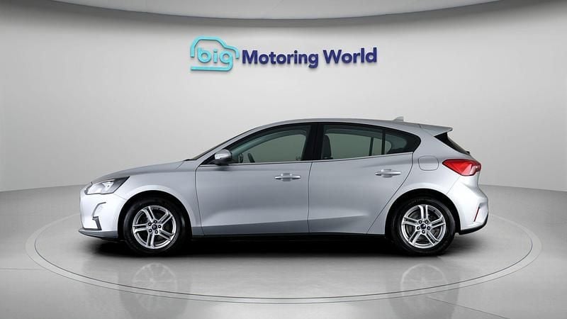Second-hand Ford Focus Zetec 101 CP (74 kW) 2020 Argintiu Hatchback
