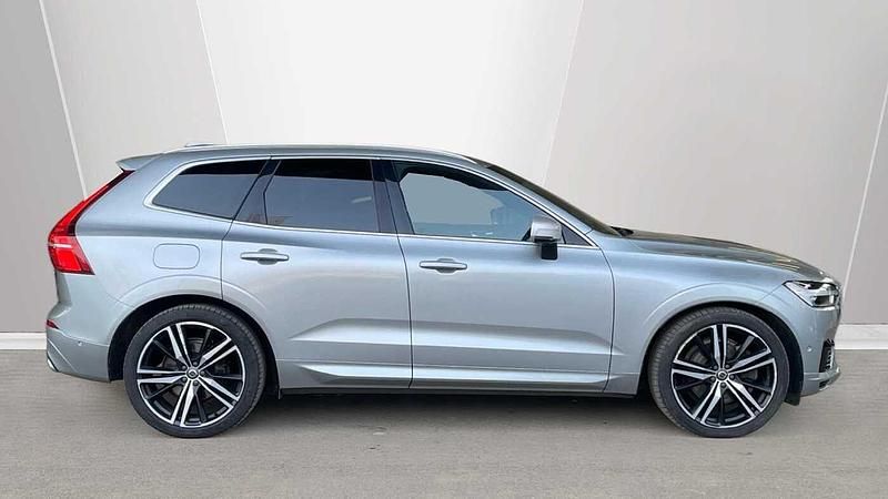 Used Volvo XC60 R-Design 299 HP (219 kW) 2018 Silver SUV