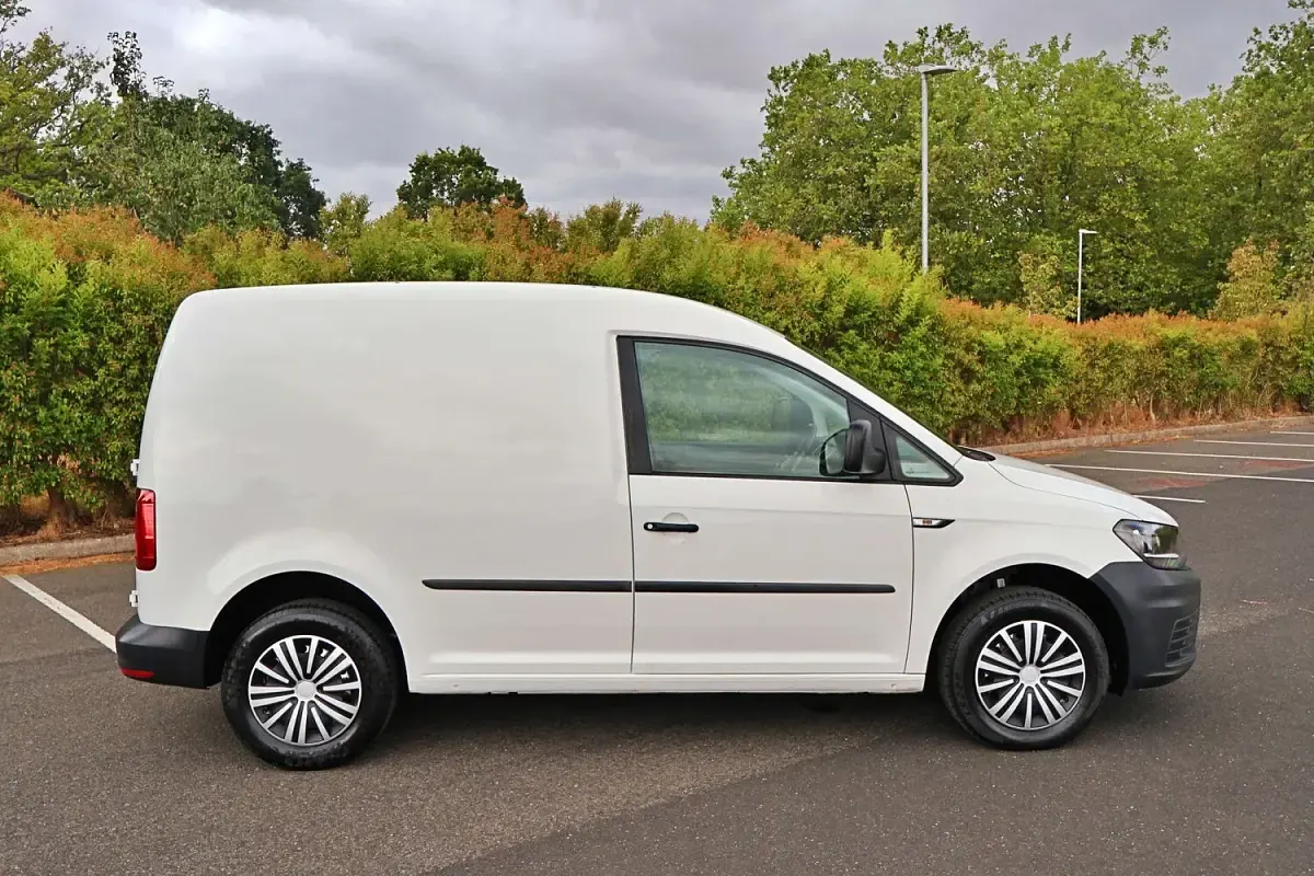 Used VW Caddy Startline 190 HP (139 kW) 2018 White MPV