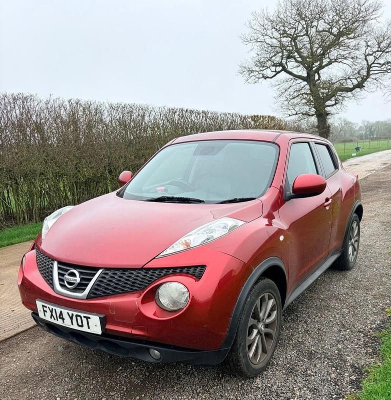 Used Nissan Juke Tekna 110 HP (80 kW) 2014 Red SUV