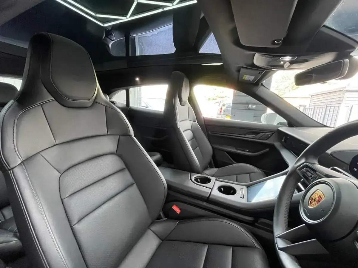 Used Porsche Taycan 300 kW (408 HP) 2022 White Estate