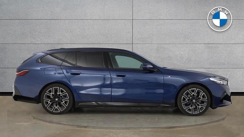Used BMW 530e M Sport 295 HP (216 kW) 2025 Blue Estate