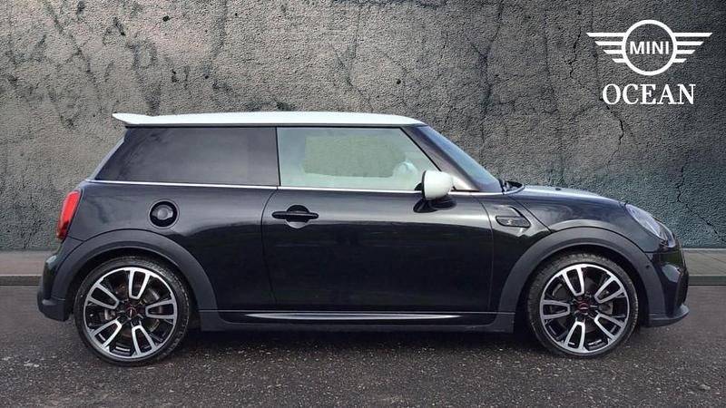 Usado Mini Cooper S Sport 192 CV (141 kW) 2023 Negro Utilitario