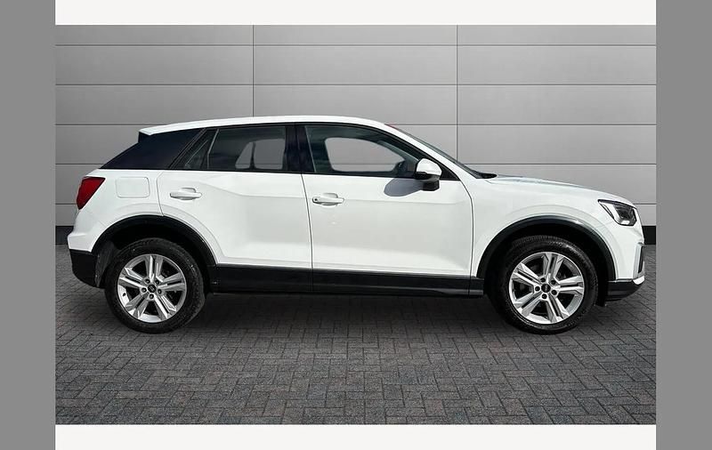 Used Audi Q2 Sport 110 HP (80 kW) 2022 Ibis white SUV