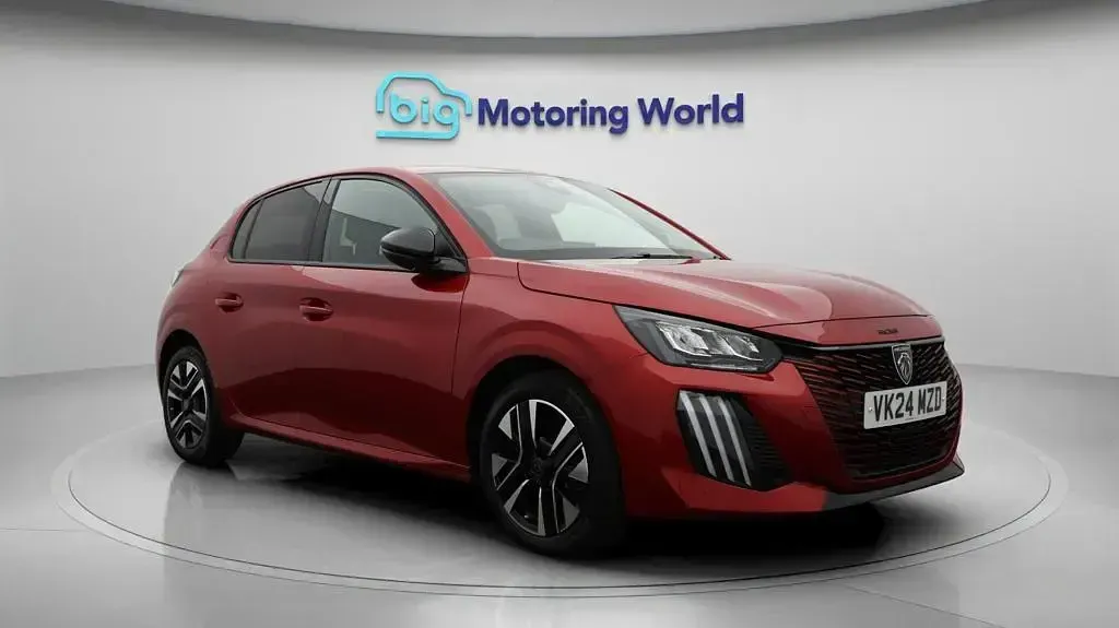 Used Peugeot 208 Allure 101 HP (74 kW) 2024 Hatchback