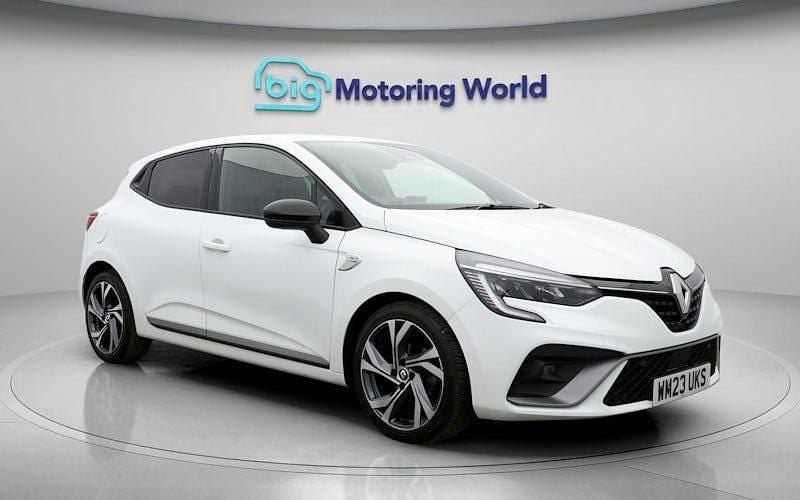 Used Renault Clio V RS Line 90 HP (66 kW) 2023 White Hatchback