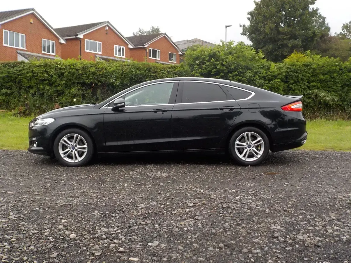 Used Ford Mondeo Titanium 180 HP (132 kW) 2015 Black Hatchback