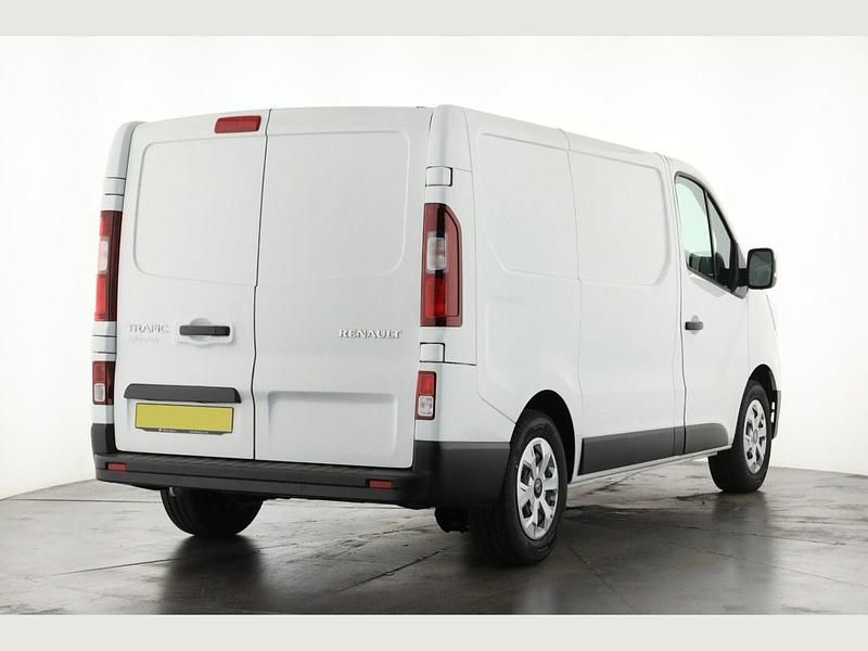 Used Renault Trafic 130 HP (95 kW) 2024 Black MPV