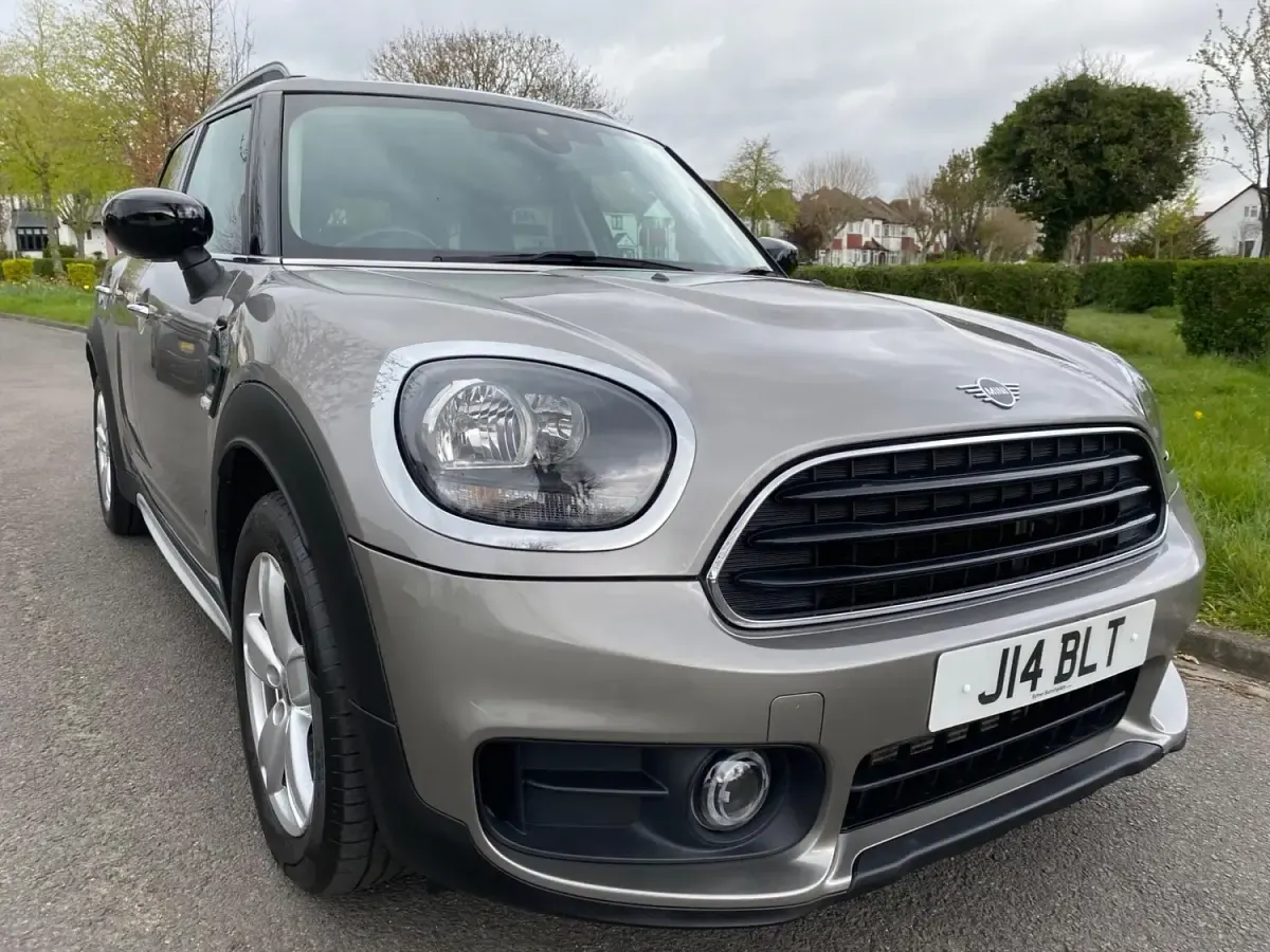 Usado Mini Cooper Classic 2019 Plateado Utilitario