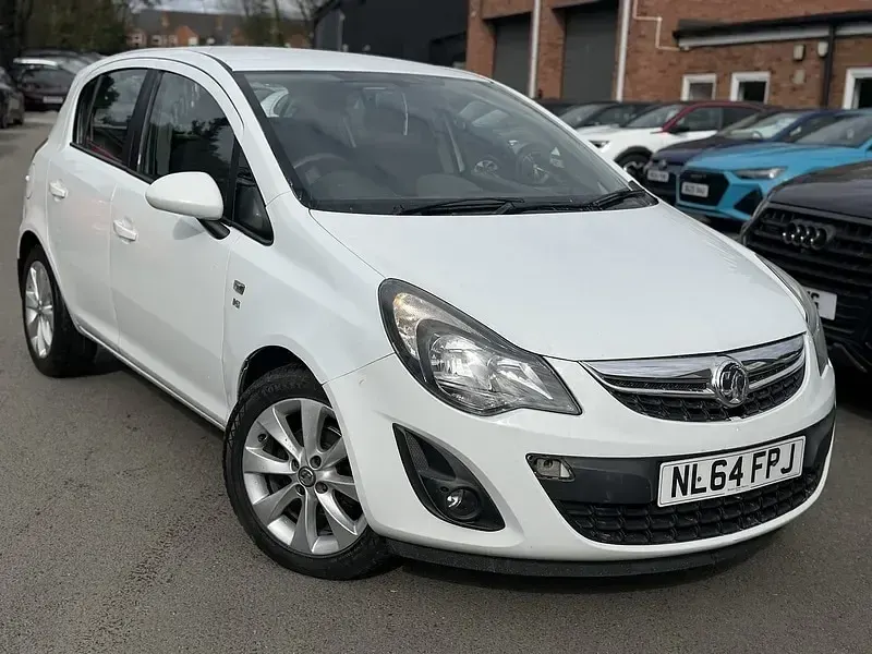 Used Vauxhall Corsa Excite 75 HP (55 kW) 2014 White Hatchback
