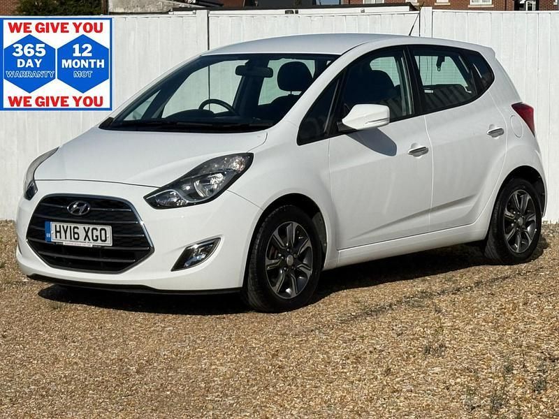 White Used 2016 Hyundai ix20 SE MPV | £10,499 (A bit pricey) - Image 1/4