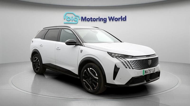 Used Peugeot e-5008 GT 154 kW (210 HP) 2025 White SUV