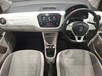 Begagnad VW up! Beats 90 HK (66 kW) 2017 Vit Halvkombi