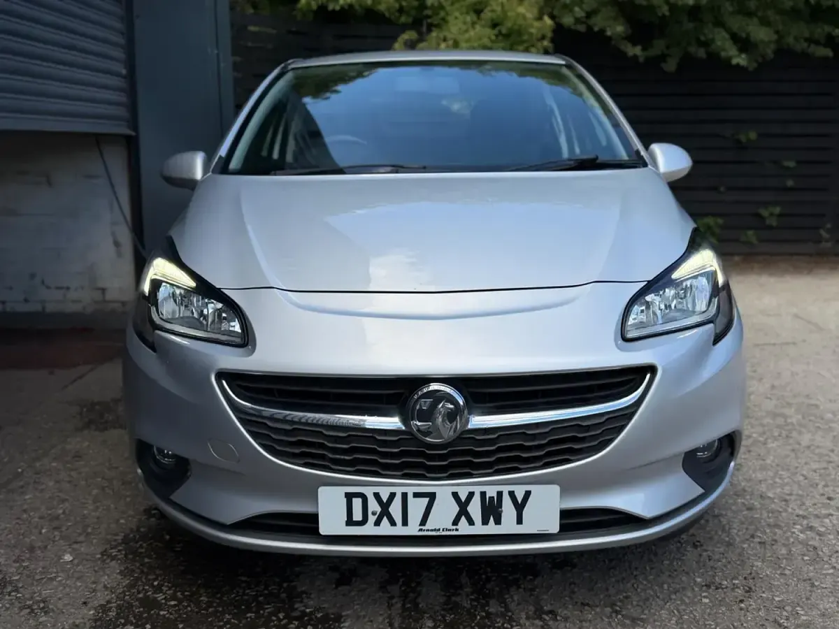 Used Vauxhall Corsa Design Edition 75 HP (55 kW) 2017 Silver Hatchback