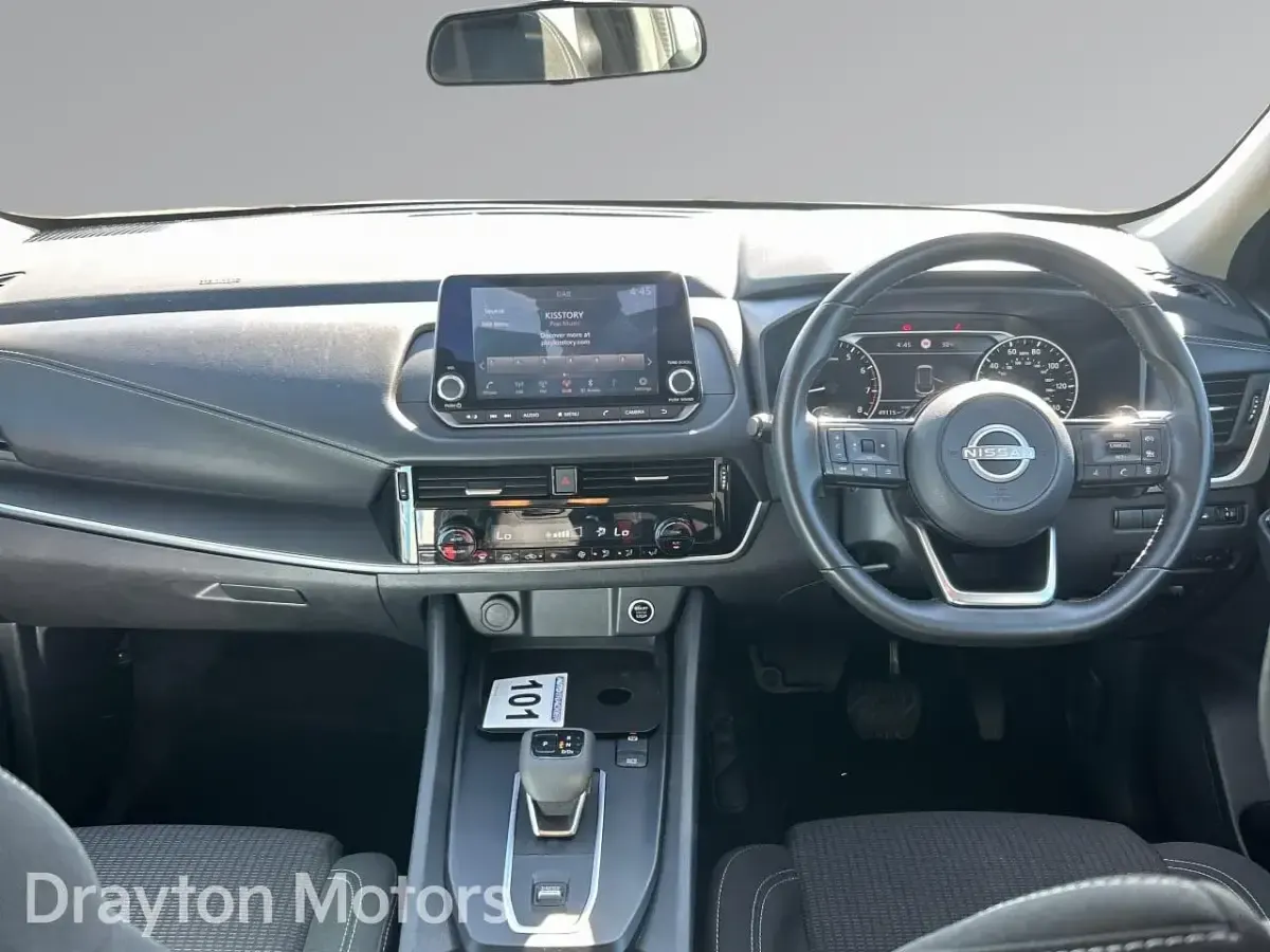 Used Nissan Qashqai Acenta Premium 158 HP (116 kW) 2023 White SUV