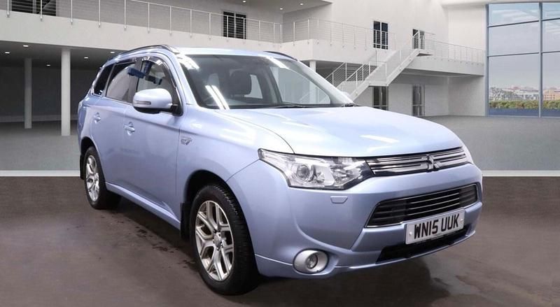 Used Mitsubishi Outlander P-HEV 2015 Blue Estate