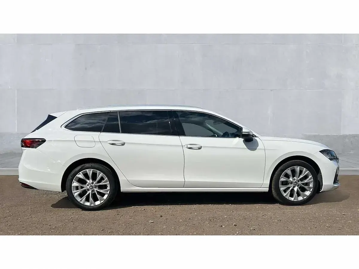Used Skoda Superb SE L 150 HP (110 kW) 2025 White Estate