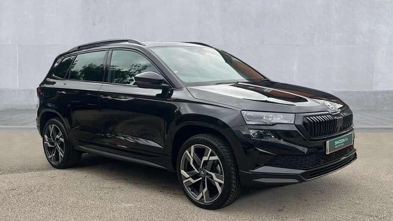 Black magic pearlescent Used 2025 Skoda Karoq SportLine SUV | £31,150 (Fair price) - Image 1/4