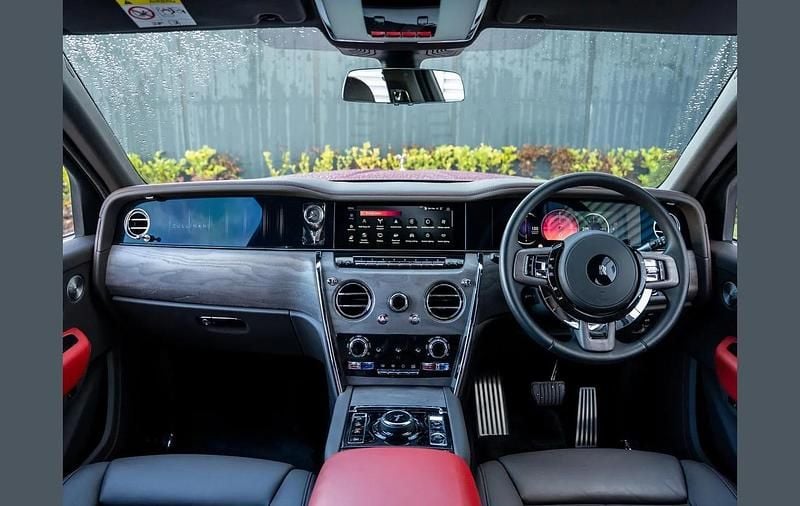 Used Rolls Royce Cullinan 563 HP (414 kW) 2025 Red SUV