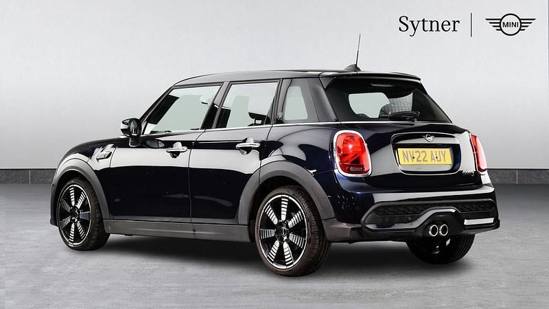 Used Mini Cooper S Exclusive 176 HP (129 kW) 2022 Black Hatchback