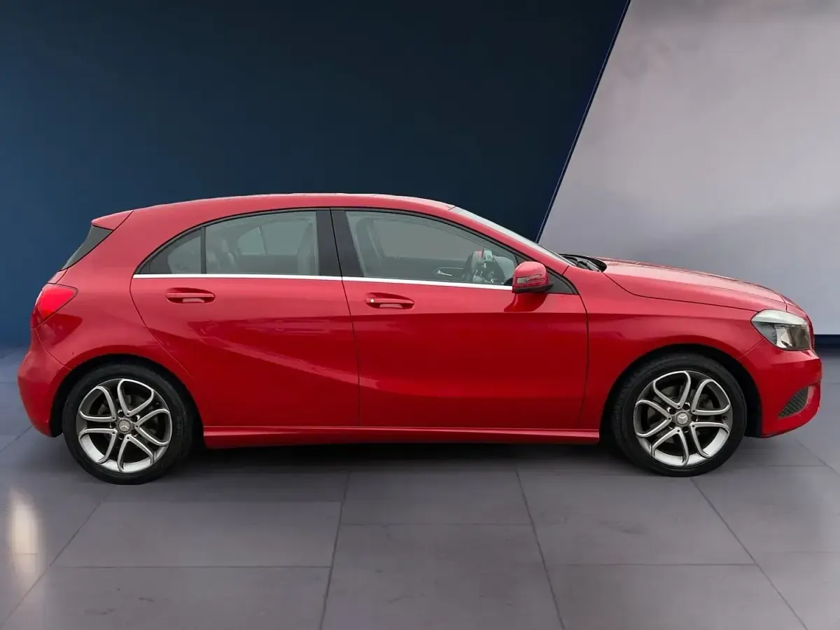 Used Mercedes A200 136 HP (100 kW) 2014 Red Hatchback
